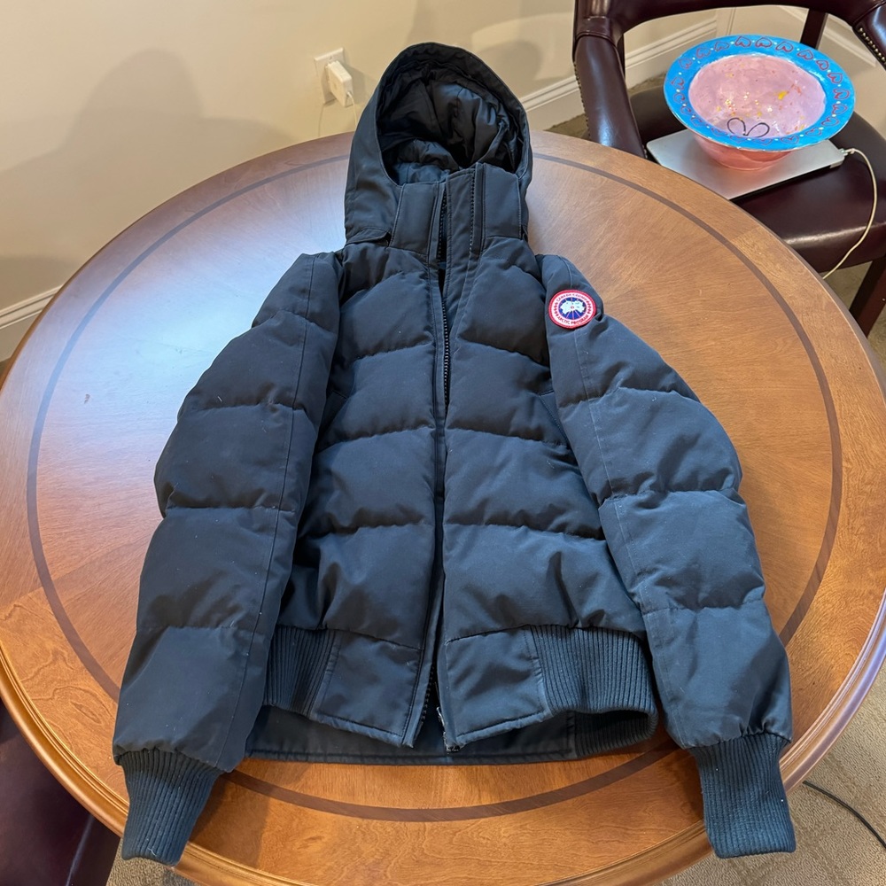 CANADA GOOSE BLACK PUFFER BOMBER JACKET FUR HOOD SIZE MEDIUM
